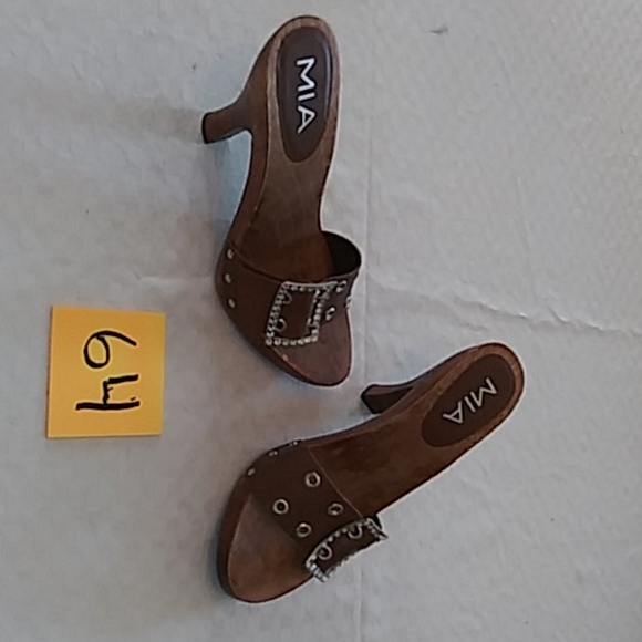 Heels - Picture 2 of 5